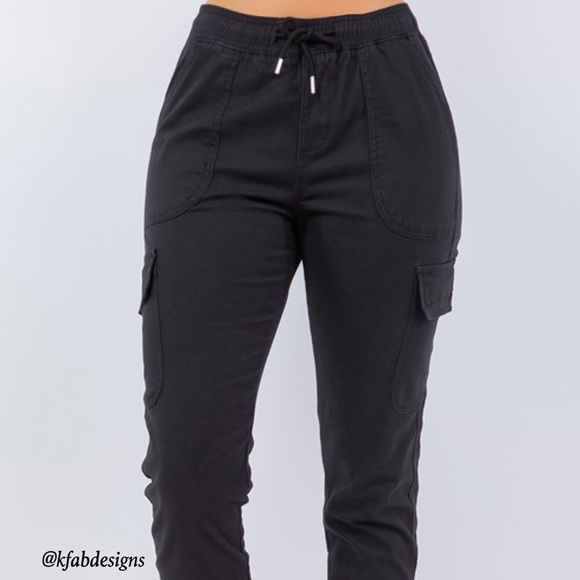 LAST 2! Baggy Black cargo pants with button closure and drawstring tie! - Picture 6 of 6